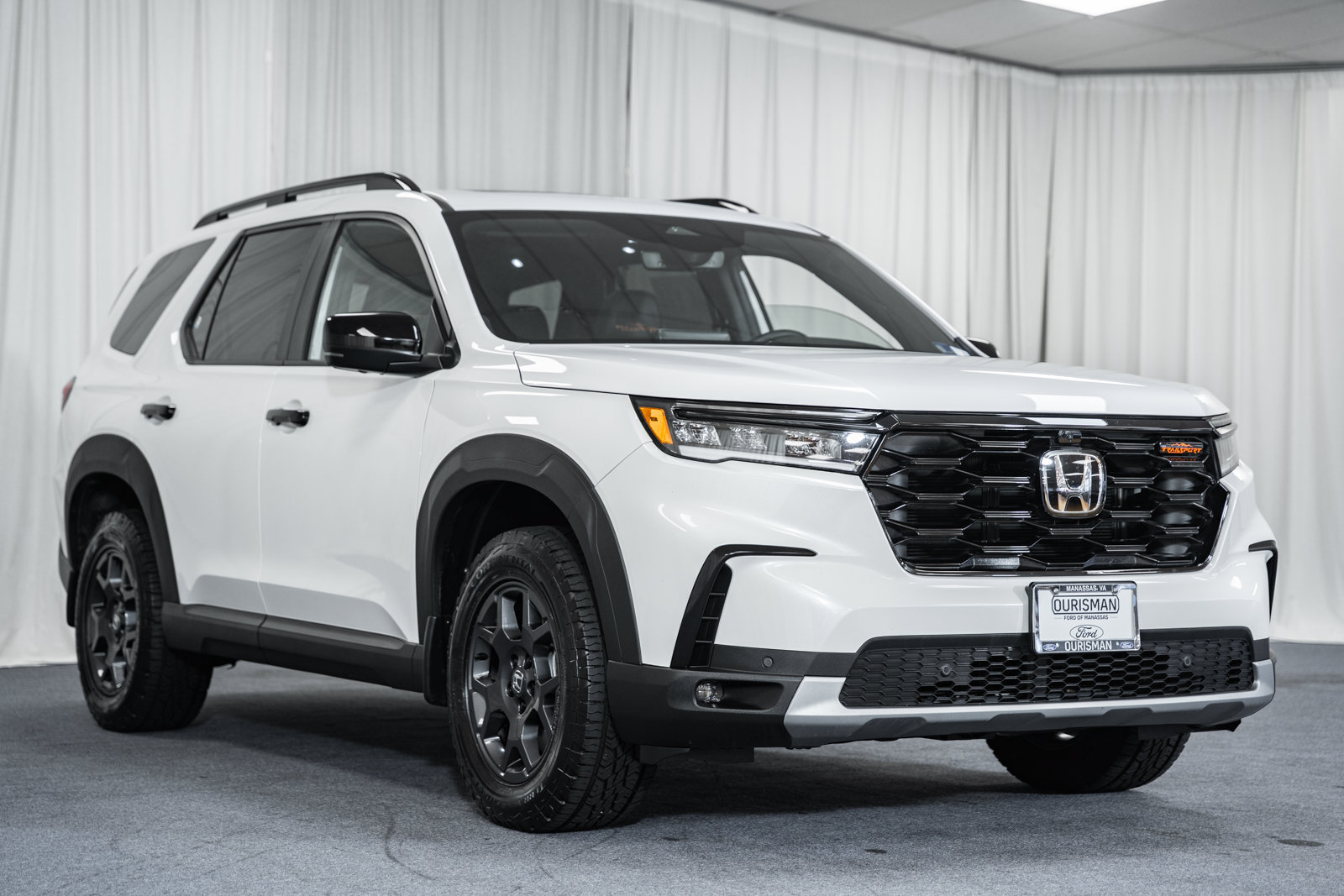 Used 2025 Honda Pilot TrailSport image 1