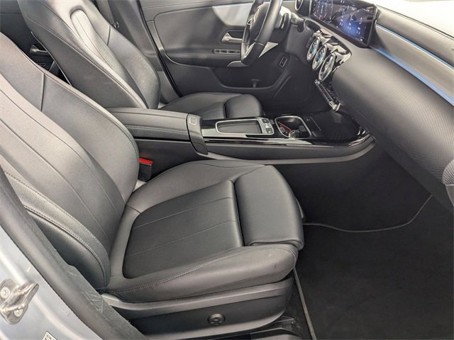 Used 2025 Mercedes-Benz CLA 250 4MATIC image 31