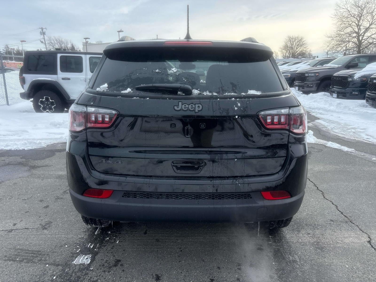 New 2026 Jeep Compass Latitude AWD/4WD image 3