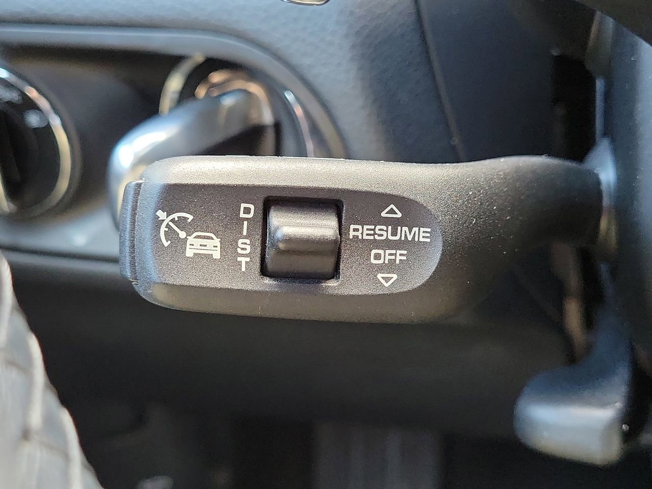 Used 2023 Porsche Macan Turbo image 31