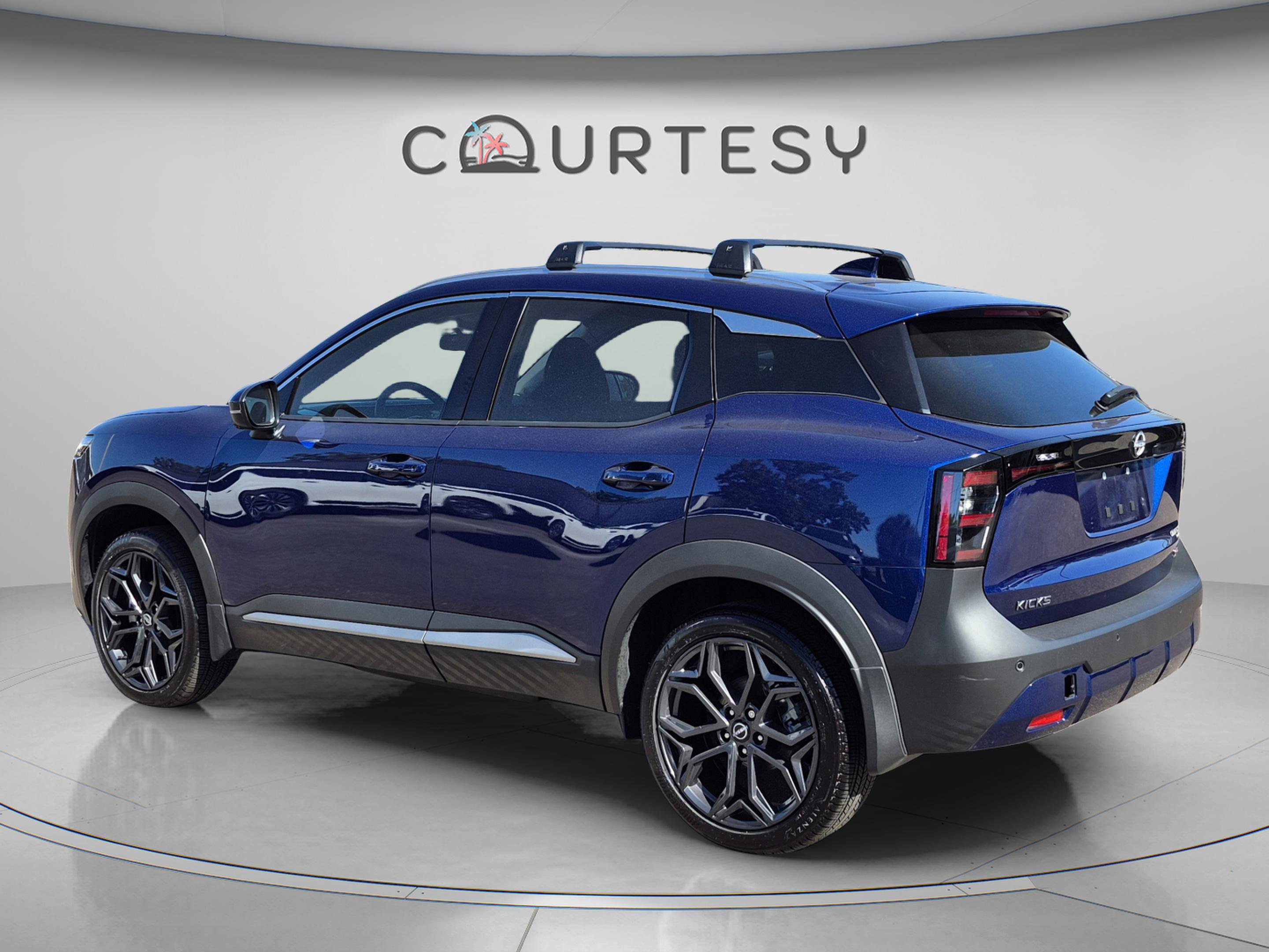 Certified 2025 Nissan Kicks SR FWD image 5