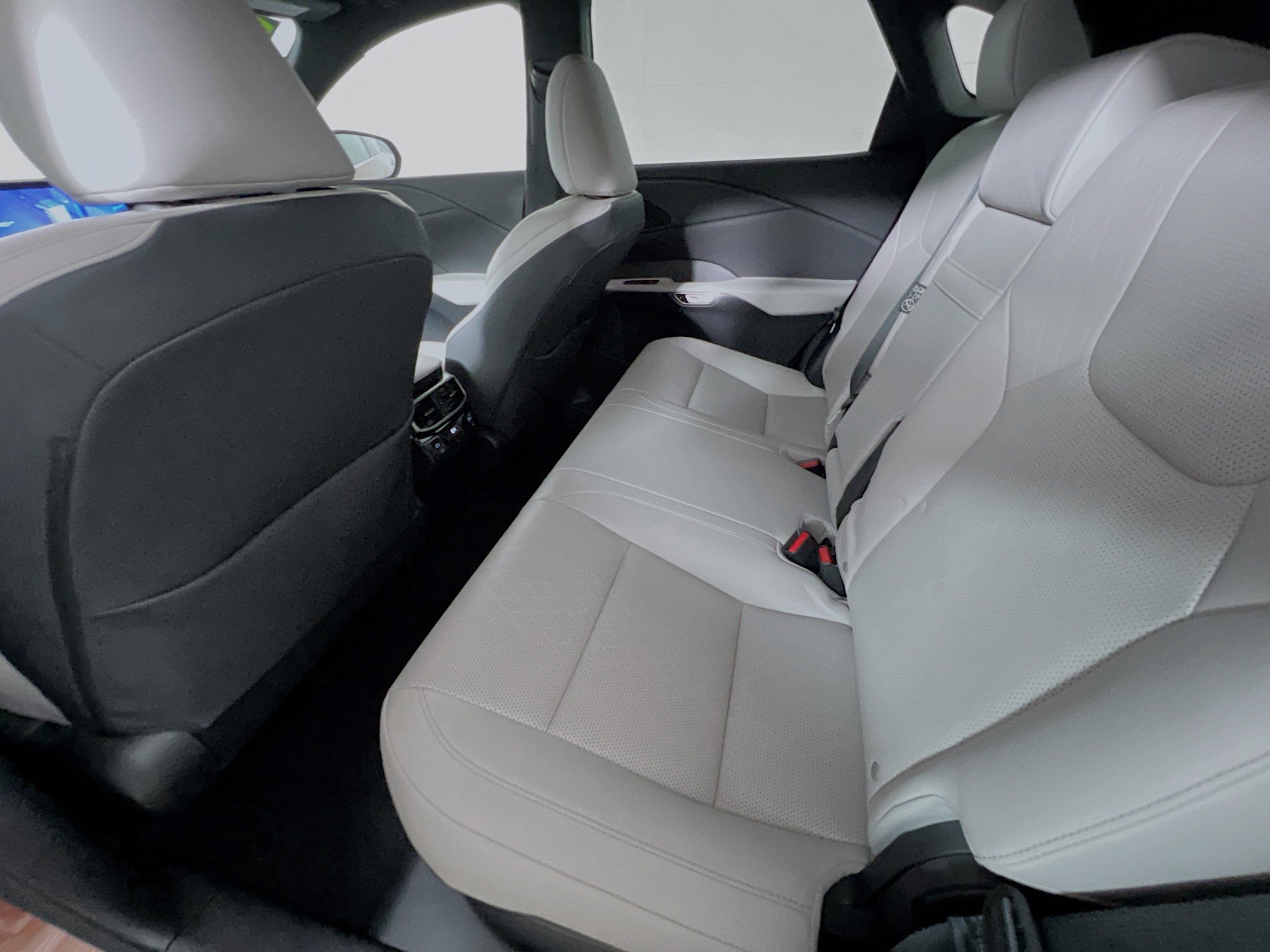 Used 2023 Lexus RX 350 Premium Plus w/ Cold Area Package image 29