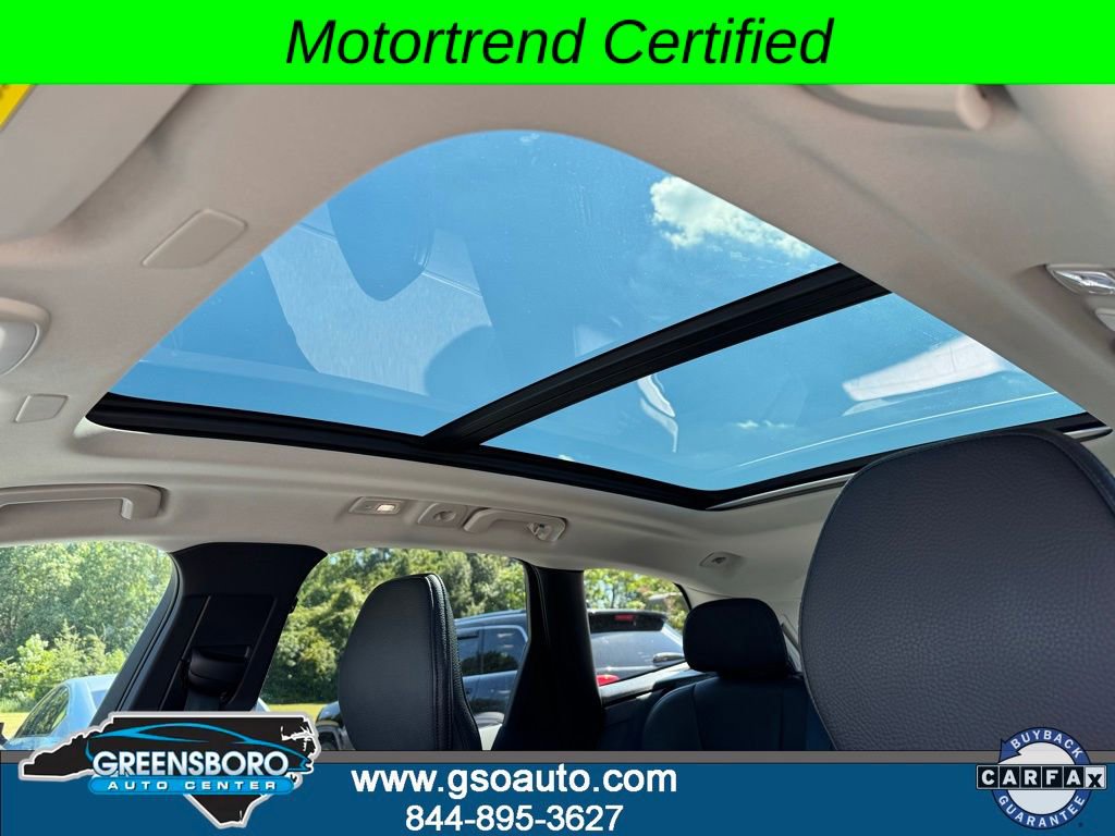 Used 2022 Volvo XC60 B5 Momentum image 11