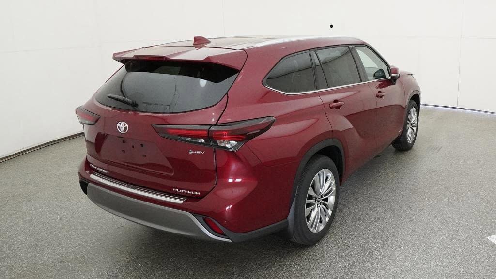 New 2026 Toyota Highlander Platinum AWD/4WD image 8