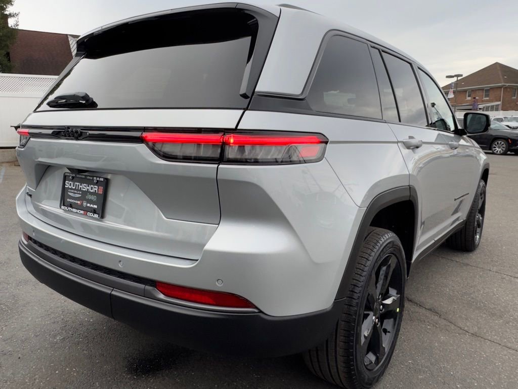 New 2026 Jeep Grand Cherokee Limited w/ Limited Altitude Package image 6