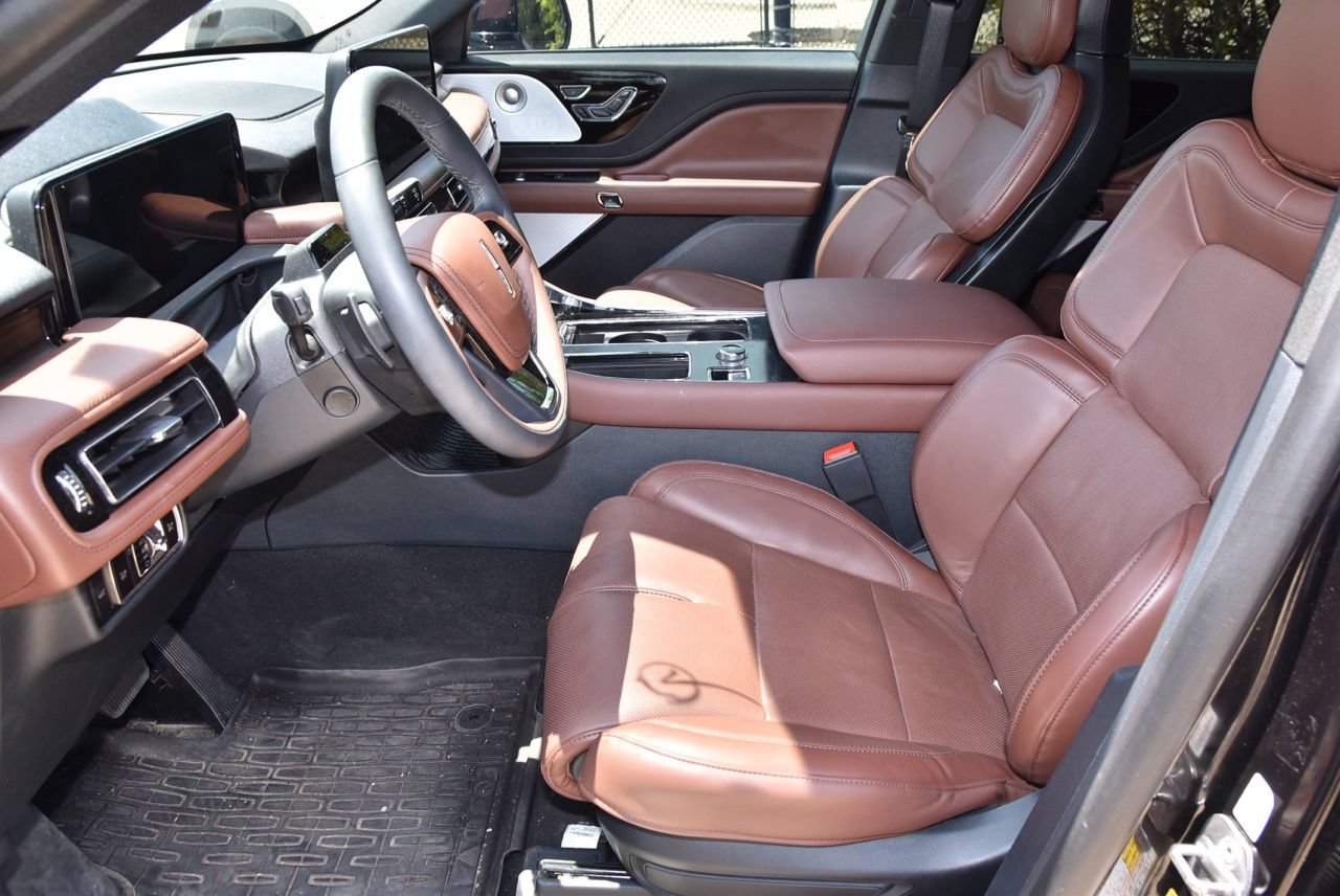 Certified 2026 Lincoln Aviator Reserve AWD/4WD image 10