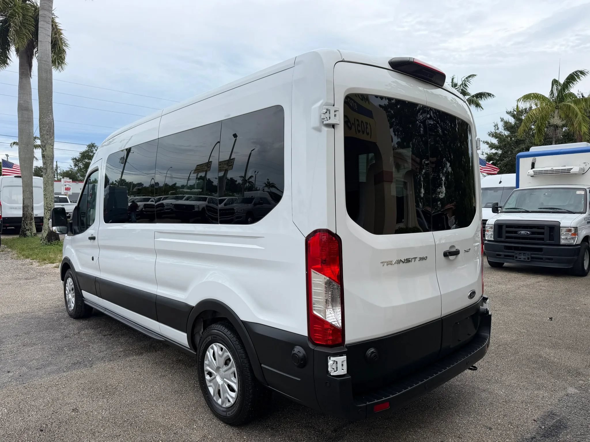 Used 2024 Ford Transit 350 148 Medium Roof Wagon RWD image 3