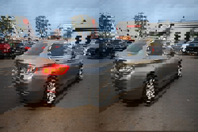 Used 2015 BMW 528i Sedan image 12