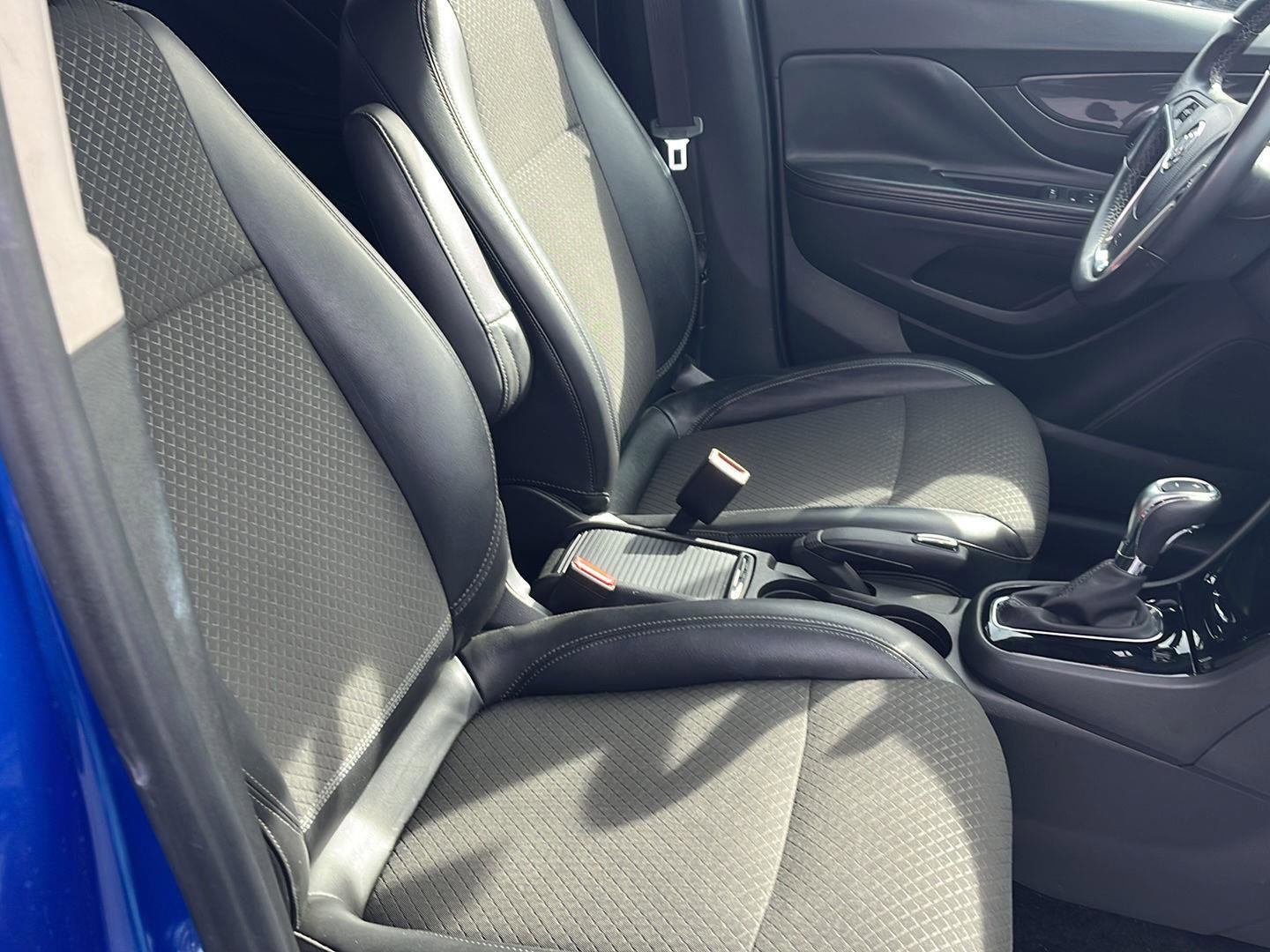 Used 2018 Buick Encore Preferred image 28