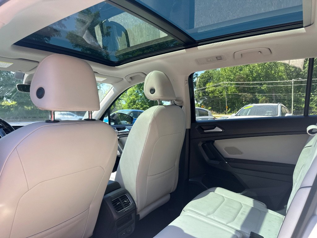Used 2018 Volkswagen Tiguan SEL Premium AWD/4WD image 19