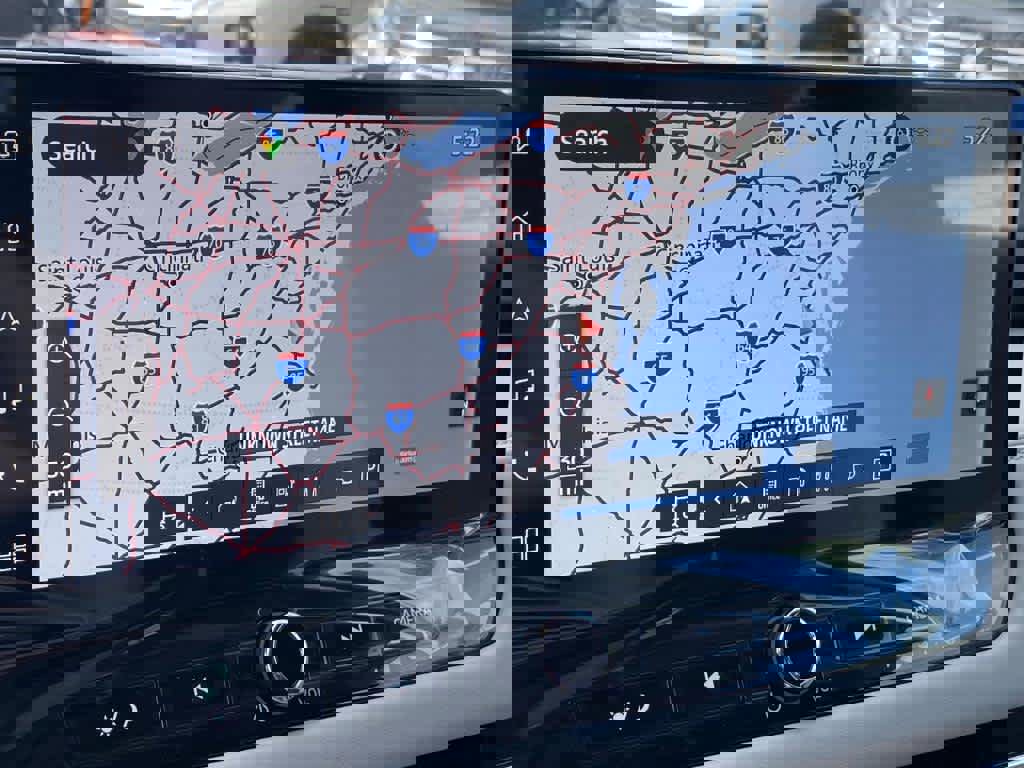 New 2025 Mitsubishi Outlander SE image 9