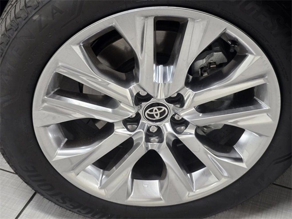 New 2026 Toyota Highlander Limited image 12