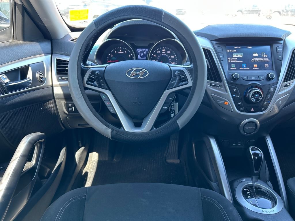 Used 2017 Hyundai Veloster image 9