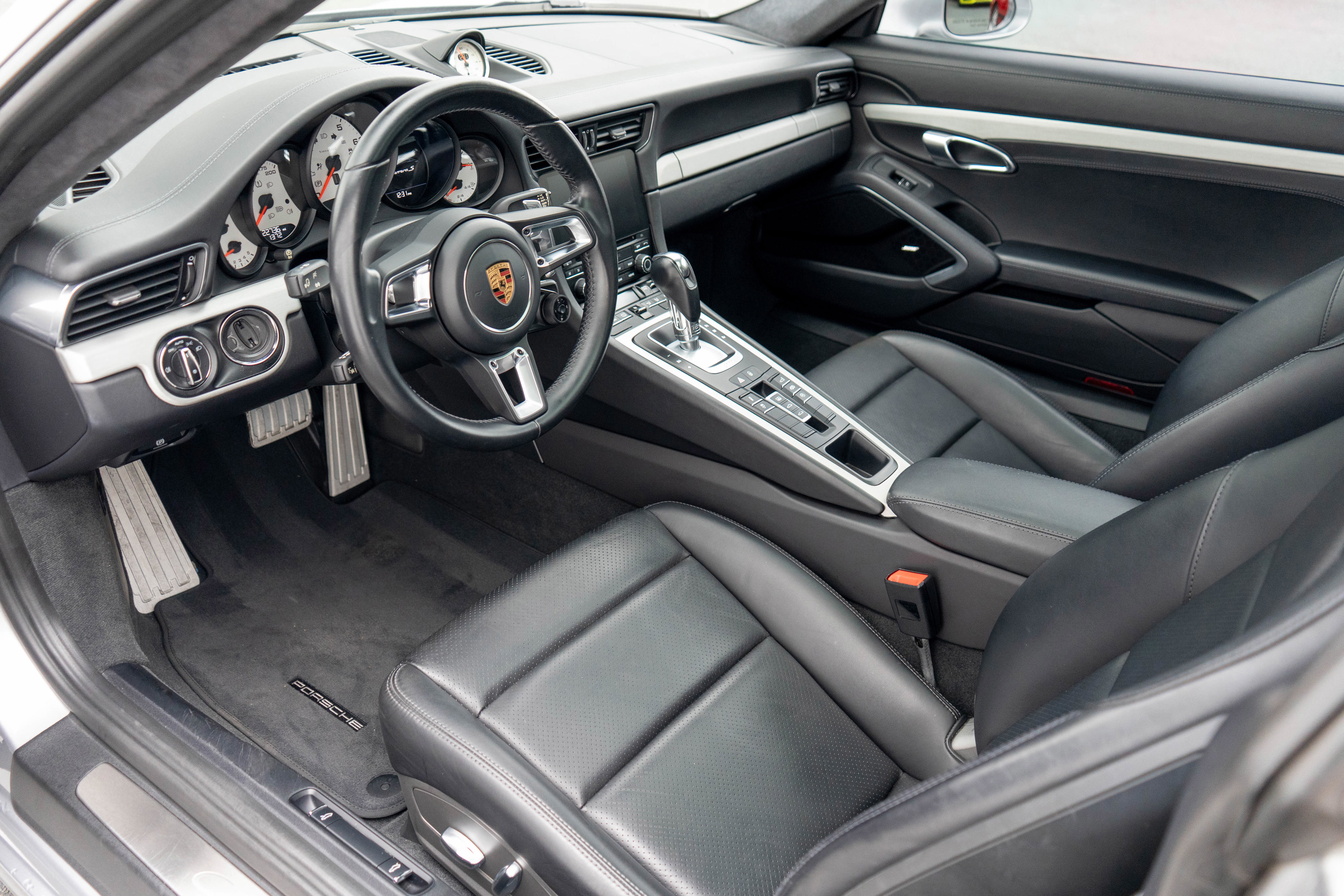 Used 2018 Porsche 911 Carrera S RWD image 8