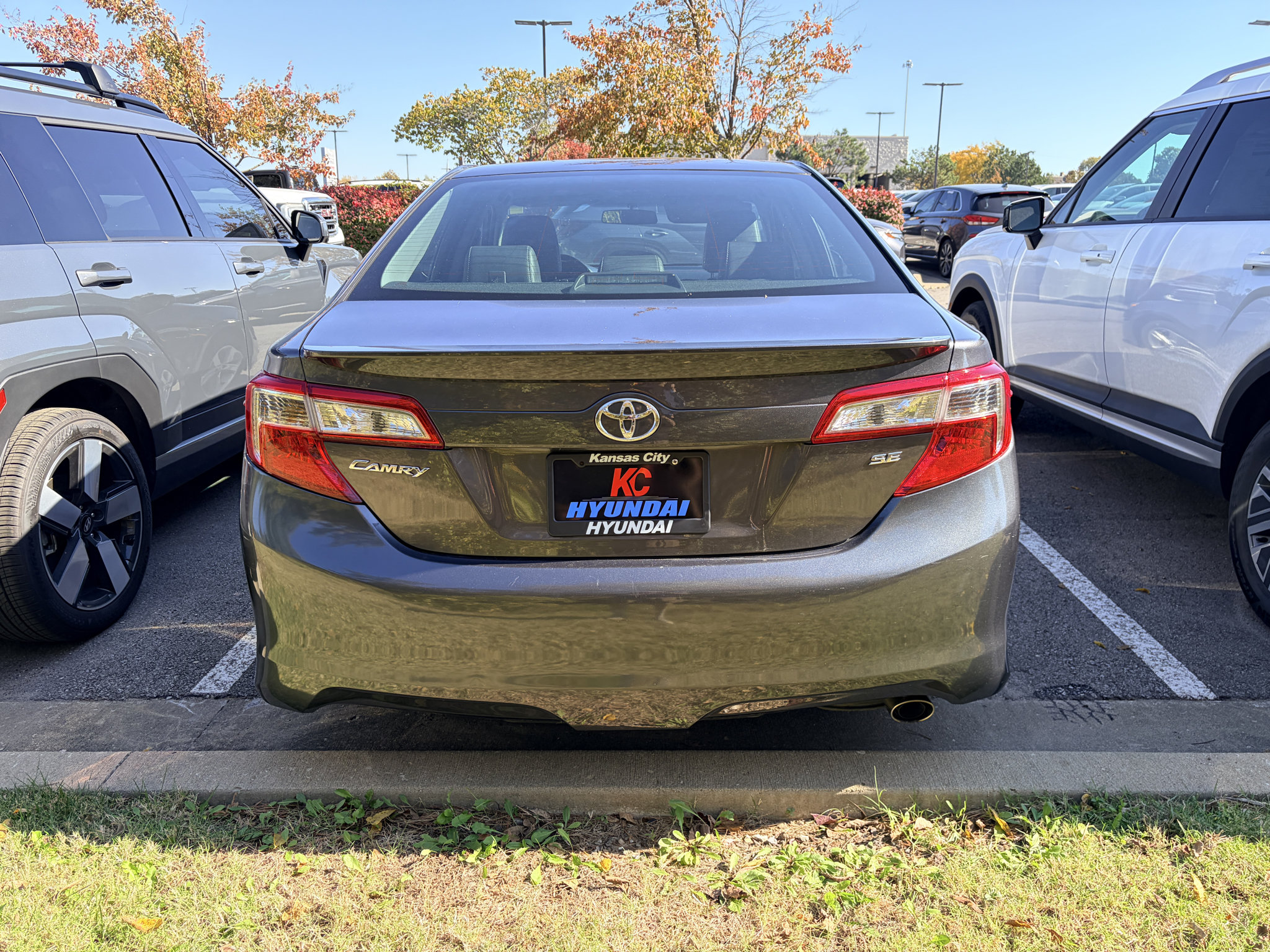 Used 2014 Toyota Camry SE FWD image 4