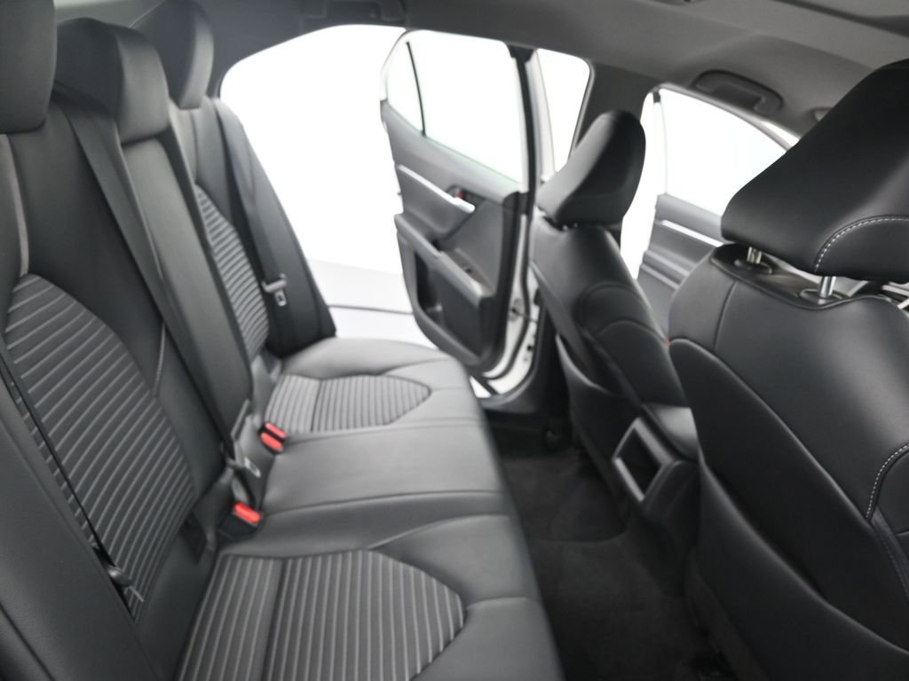 Used 2024 Toyota Camry SE w/ Convenience Package image 13