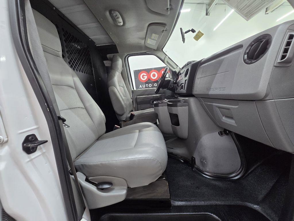 Used 2013 Ford E-150 and Econoline 150 RWD image 17