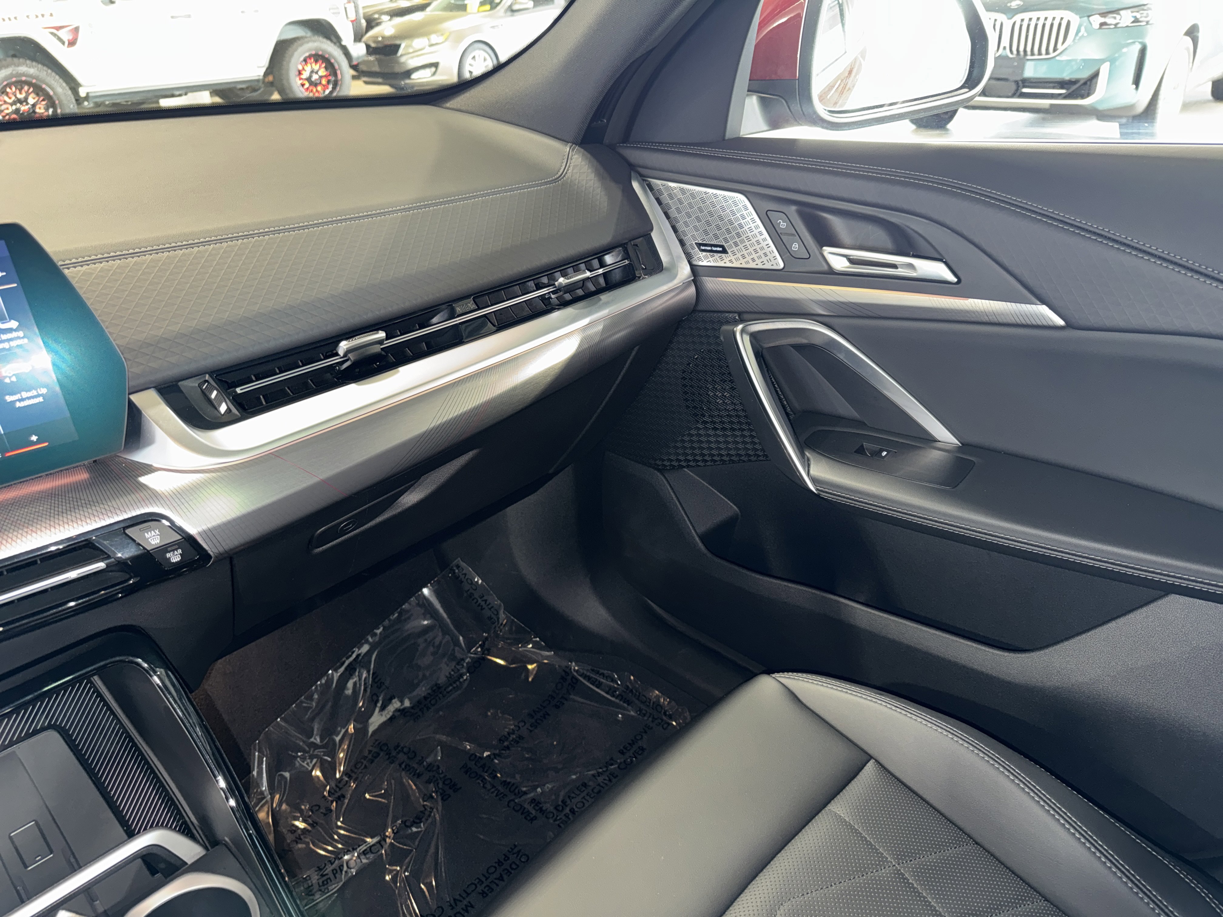 Certified 2025 BMW X2 xDrive28i w/ Premium Package image 30