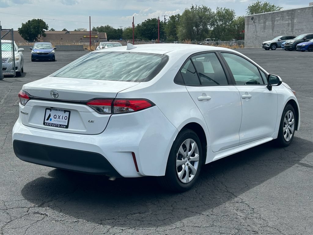 Used 2024 Toyota Corolla LE FWD image 3