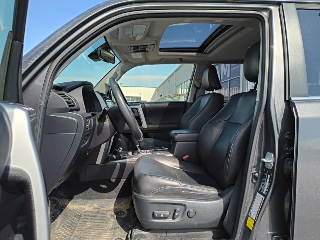 Used 2020 Toyota 4Runner Limited AWD/4WD image 8