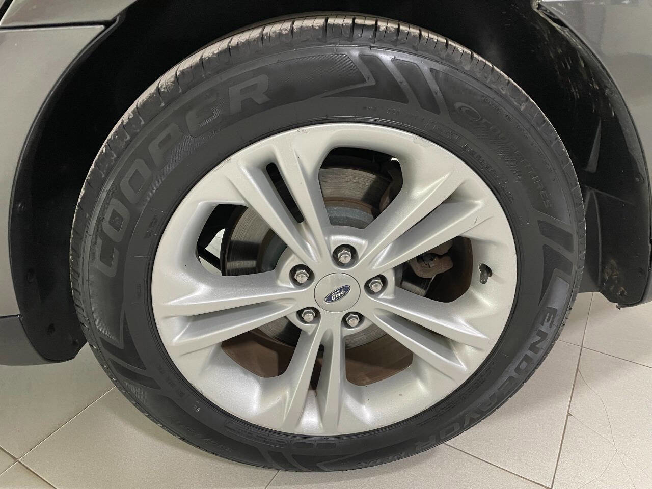 Used 2015 Ford Taurus SEL w/ Equipment Group 201A image 11