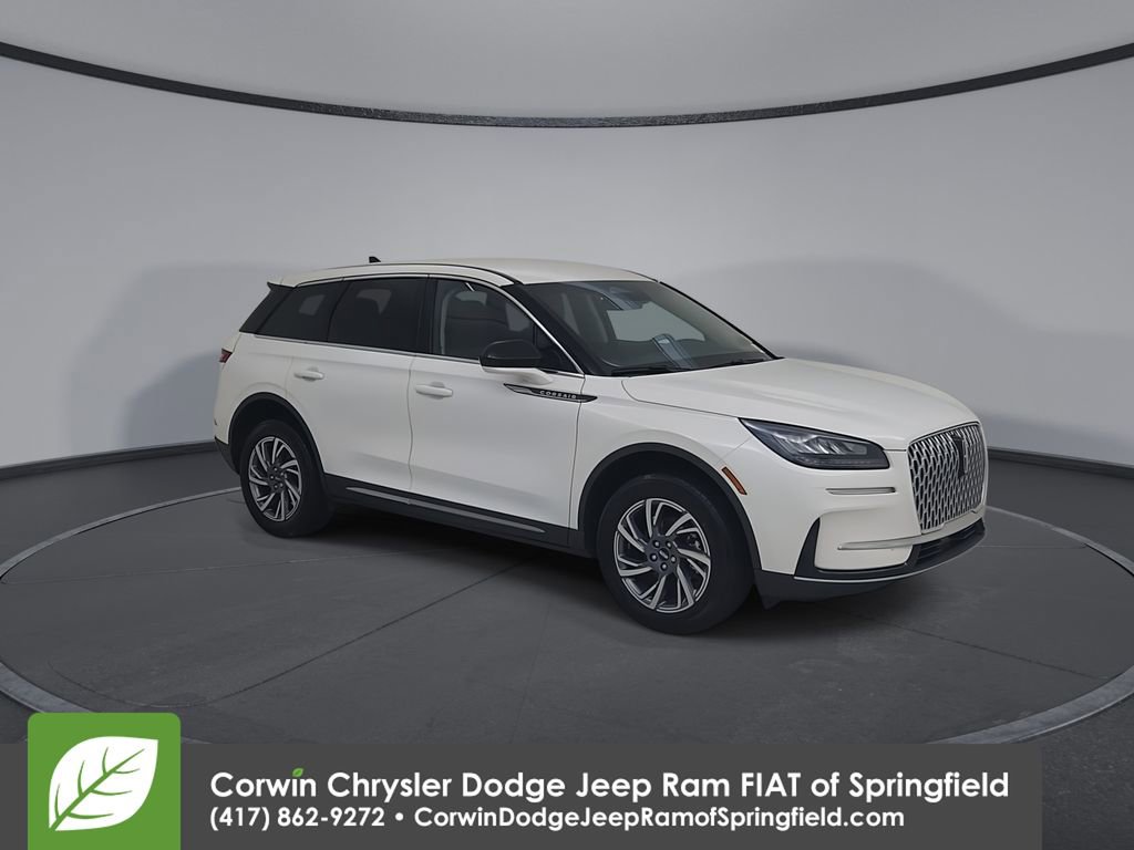 Used 2023 Lincoln Corsair FWD image 3