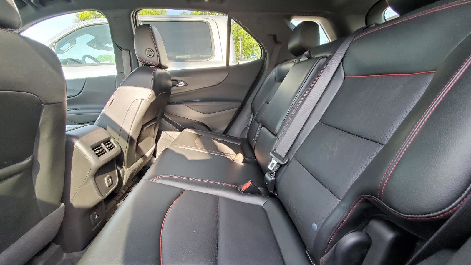Used 2023 Chevrolet Equinox RS w/ RS Leather Package image 5