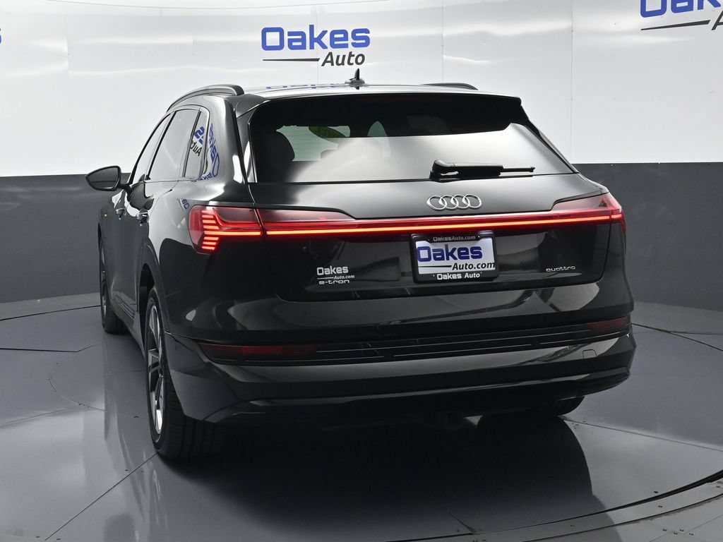 Used 2022 Audi e-tron Premium w/ Convenience Plus Package AWD/4WD image 7