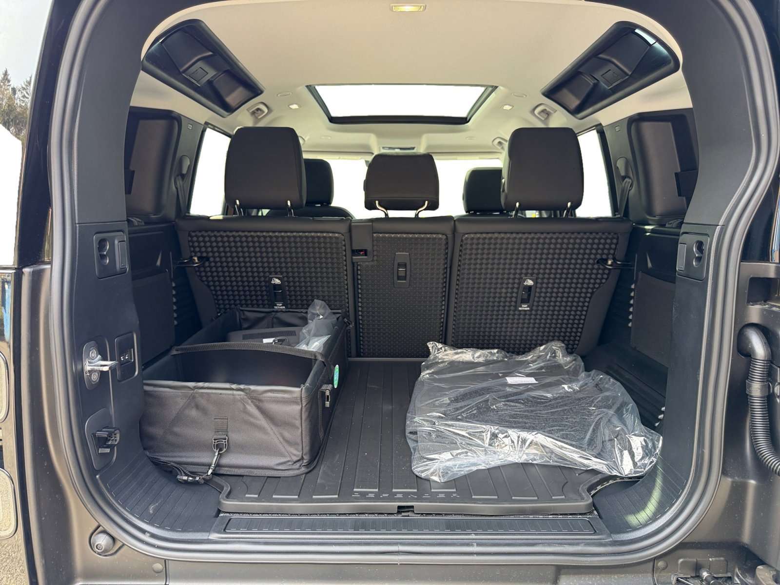 New 2026 Land Rover Defender 110 S AWD/4WD image 25