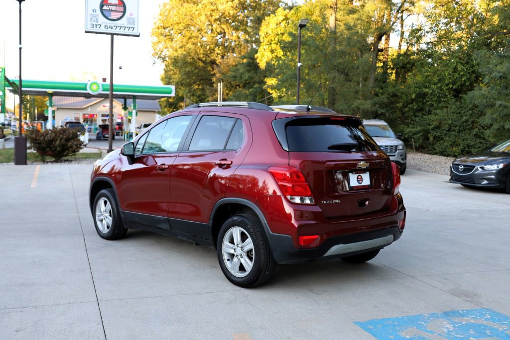 Used 2022 Chevrolet Trax LT w/ LT Convenience Package image 5