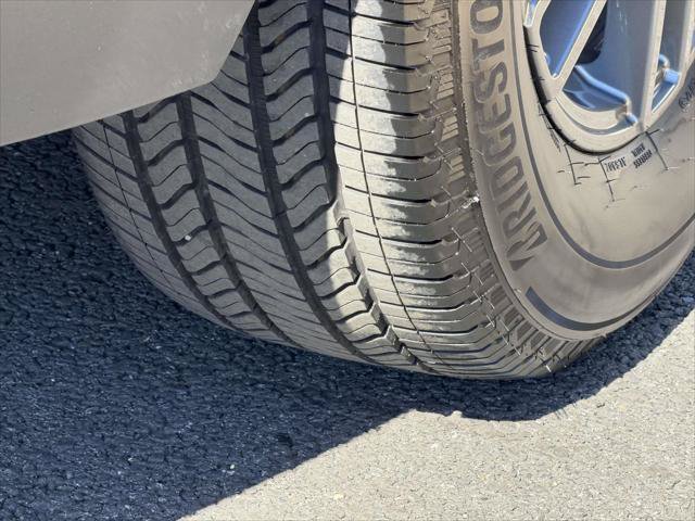 Used 2026 GMC Acadia Elevation FWD image 11