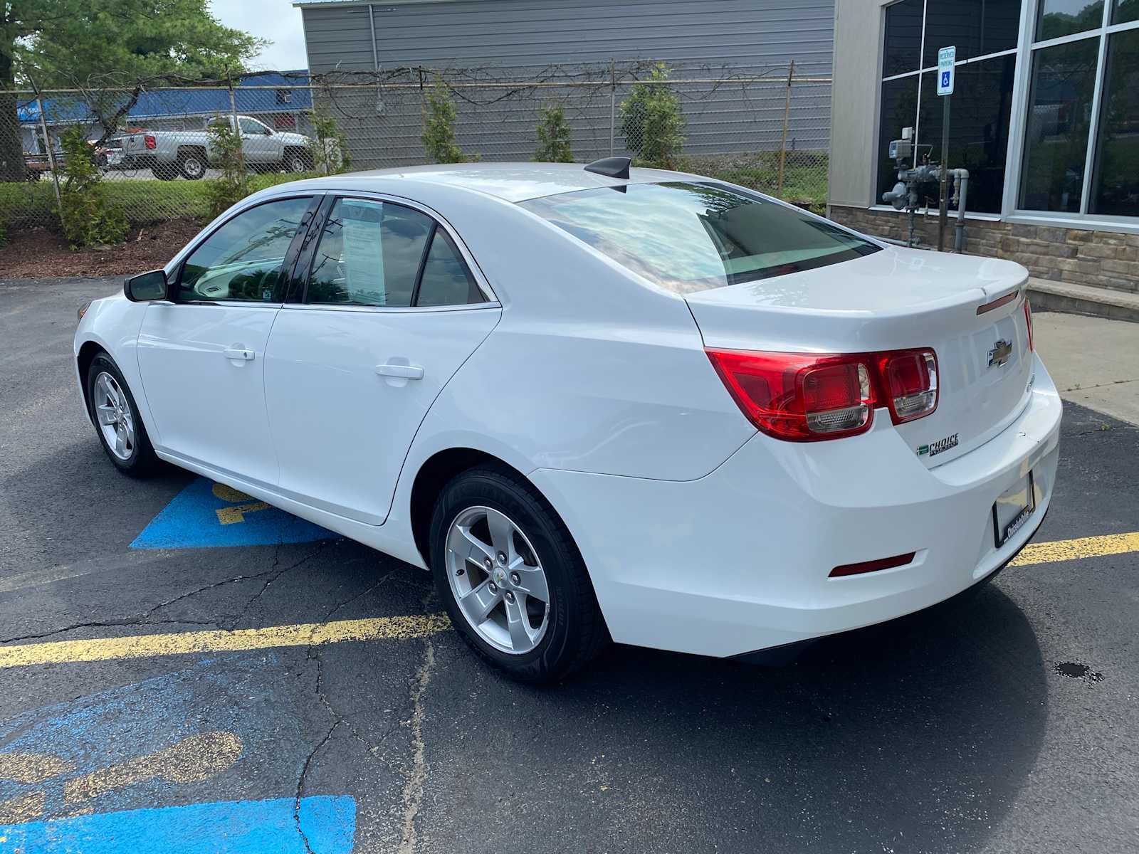 Used 2015 Chevrolet Malibu LS FWD image 3