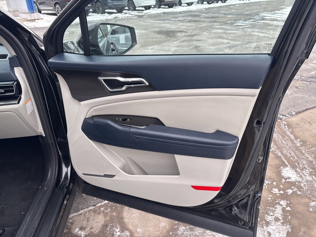 Used 2023 Kia Sportage EX image 29