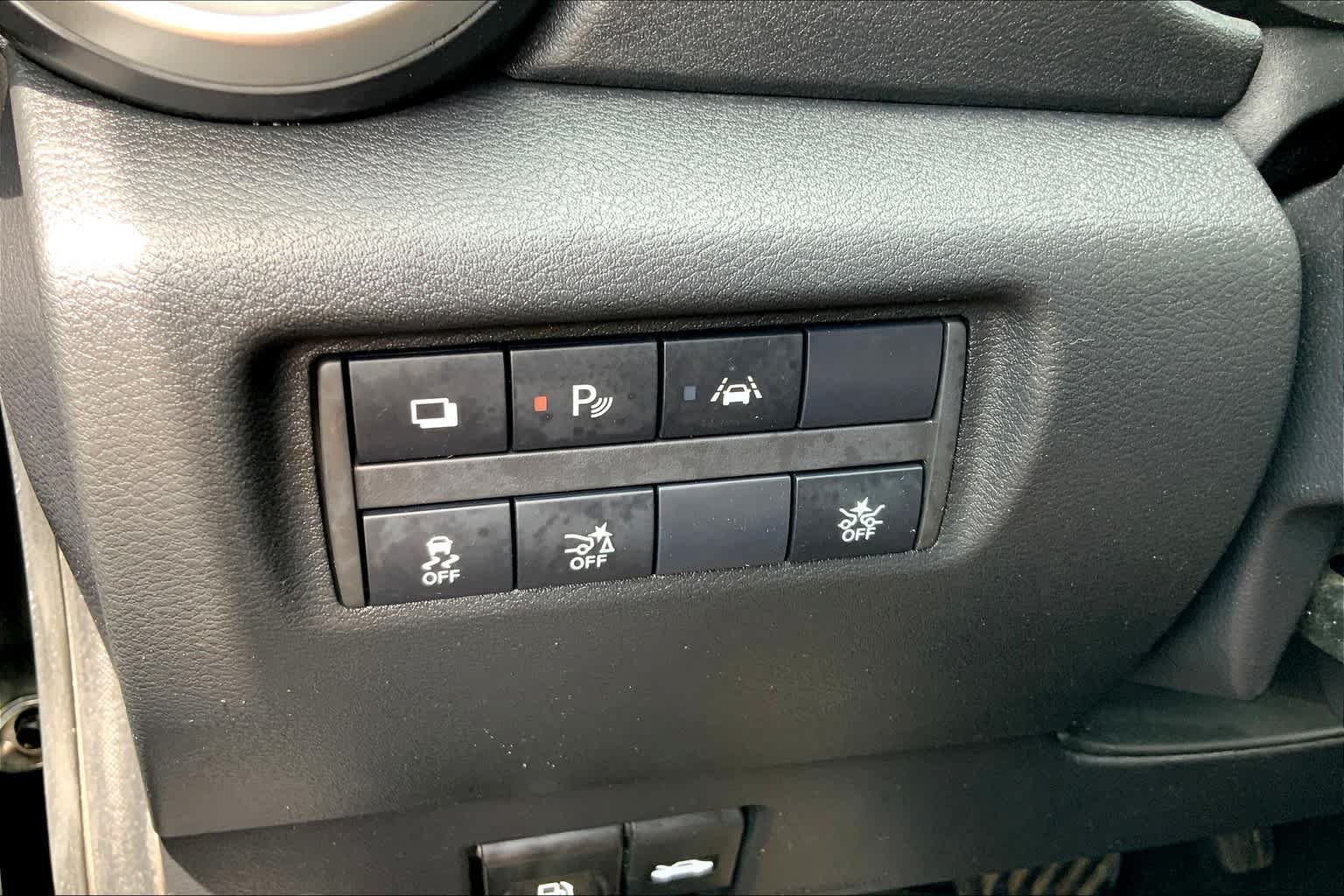 Used 2020 Nissan Versa S FWD image 34