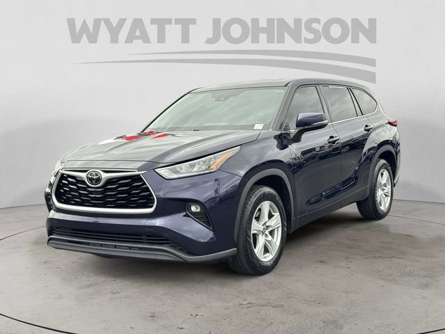 Used 2020 Toyota Highlander LE image 1