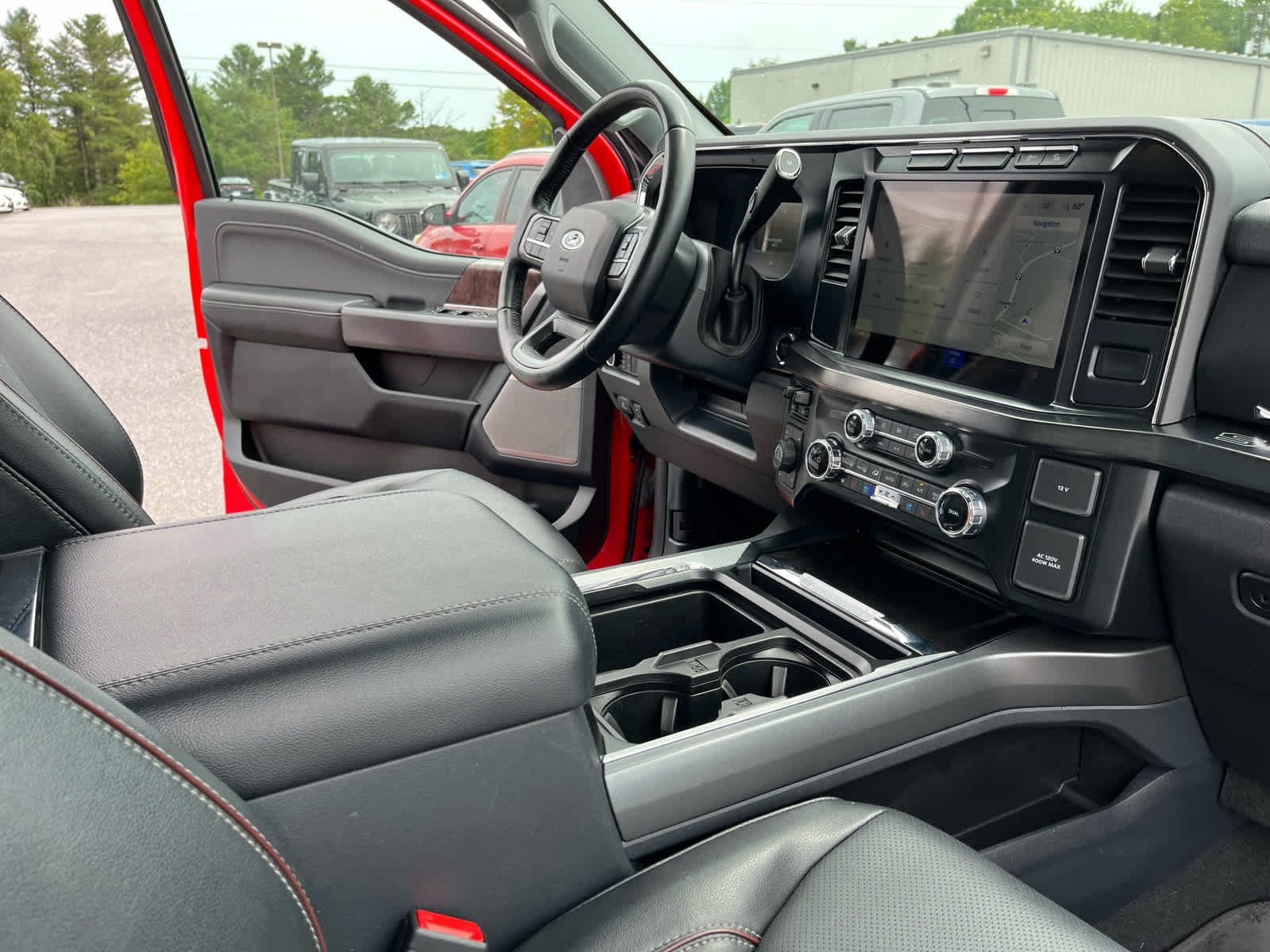 Used 2023 Ford F250 Lariat w/ Tremor Off-Road Package AWD/4WD image 38