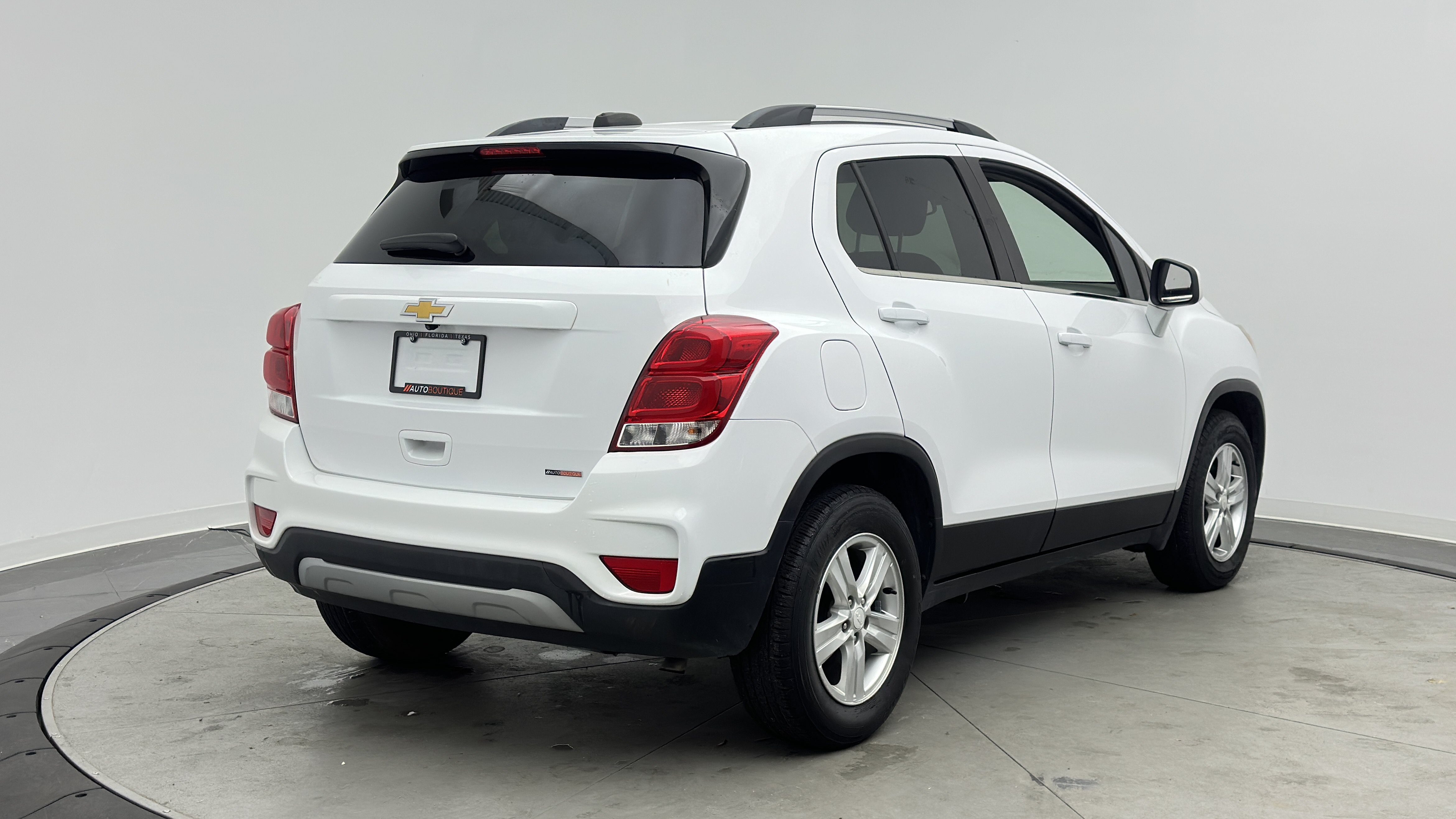 Used 2020 Chevrolet Trax LT FWD image 7