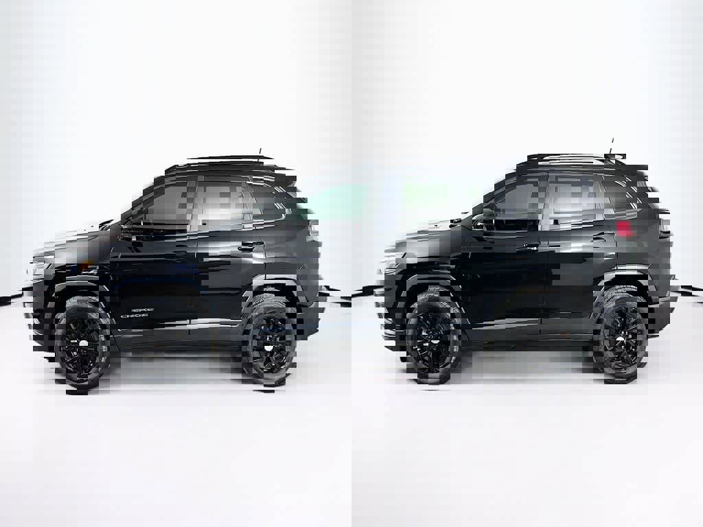 Used 2022 Jeep Cherokee Latitude Lux w/ Sun & Sound Group image 3