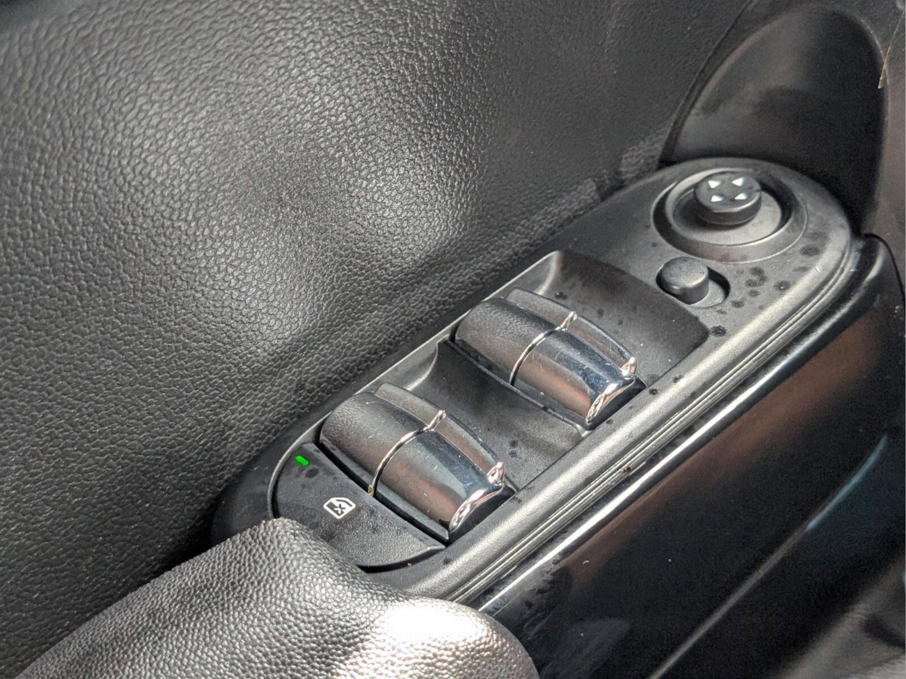 Used 2015 MINI Cooper S image 43