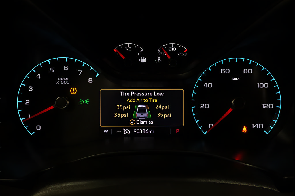 Used 2020 Chevrolet Colorado LT w/ Safety Package AWD/4WD image 17