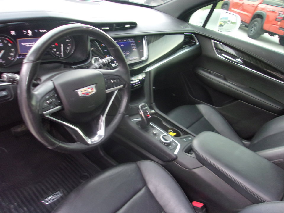 Used 2020 Cadillac XT6 Premium Luxury image 9