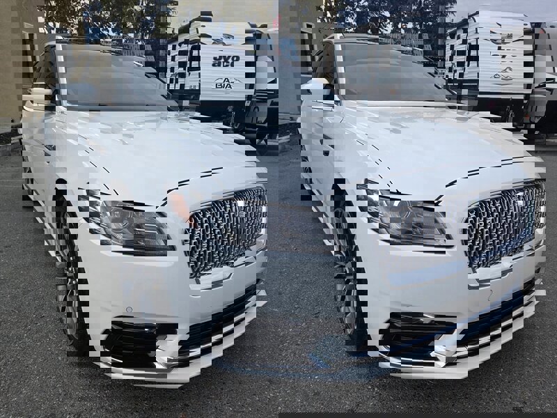 Used 2019 Lincoln Continental Select image 7