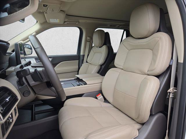 Used 2024 Lincoln Navigator L Reserve AWD/4WD image 16