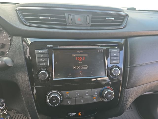 Used 2018 Nissan Rogue S image 9