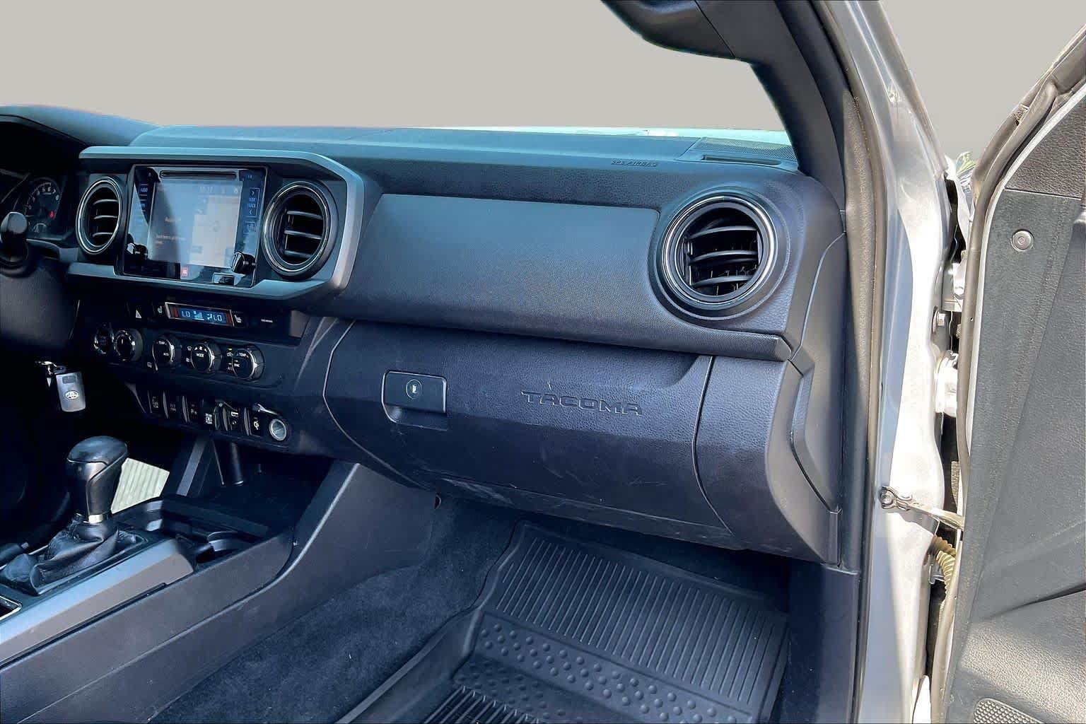 Used 2019 Toyota Tacoma TRD Off-Road AWD/4WD image 16