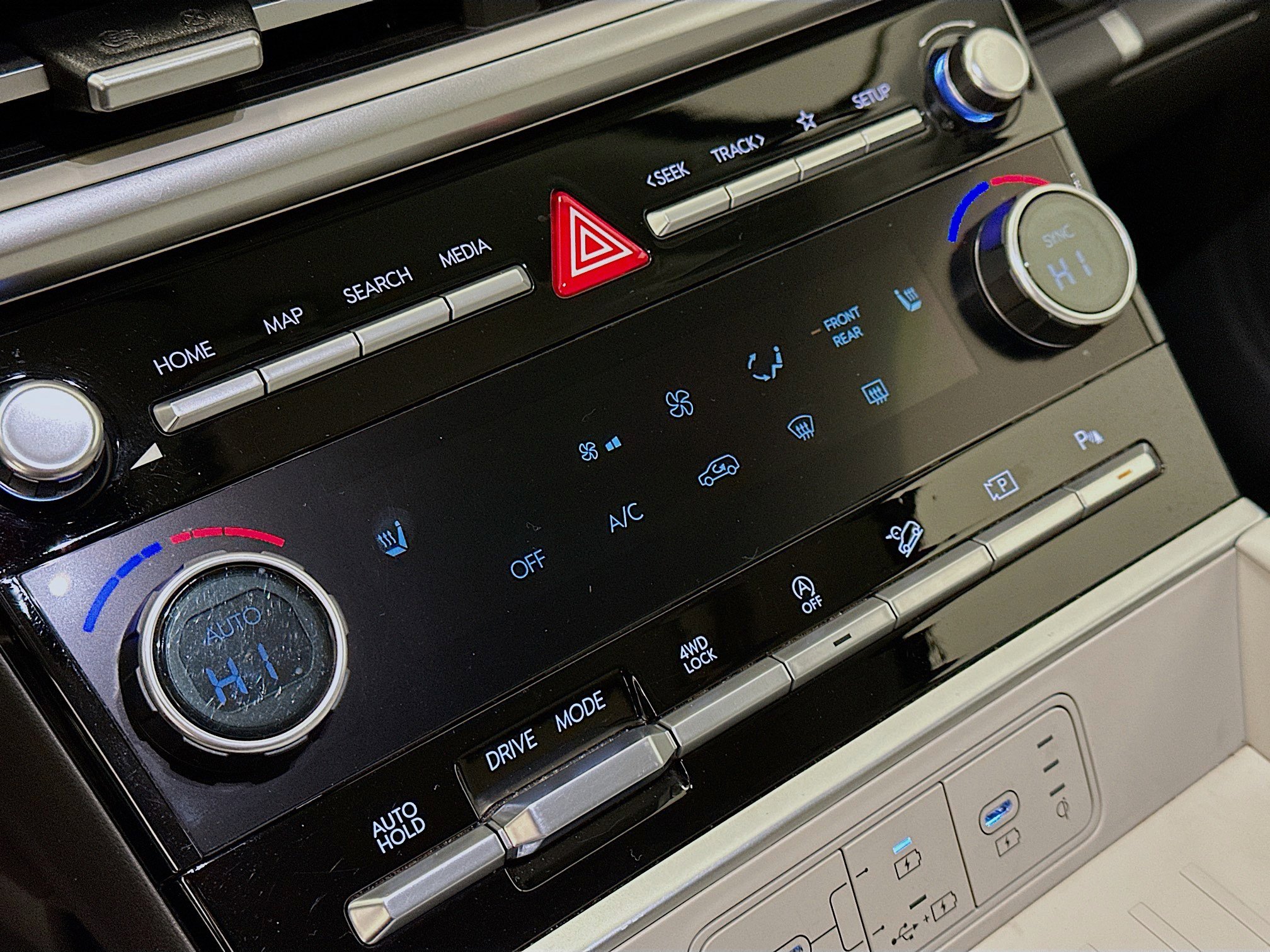 Used 2025 Hyundai Santa Fe SEL image 23