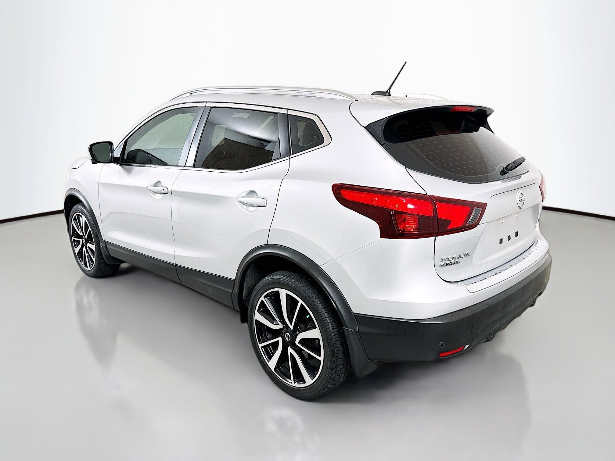 Used 2019 Nissan Rogue Sport SL image 5
