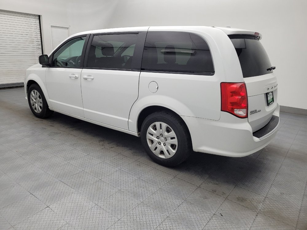 Used 2018 Dodge Grand Caravan SE w/ UConnect Hands-Free Group image 3