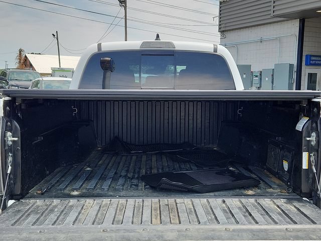 Used 2022 Toyota Tacoma TRD Off-Road w/ Technology Package AWD/4WD image 23