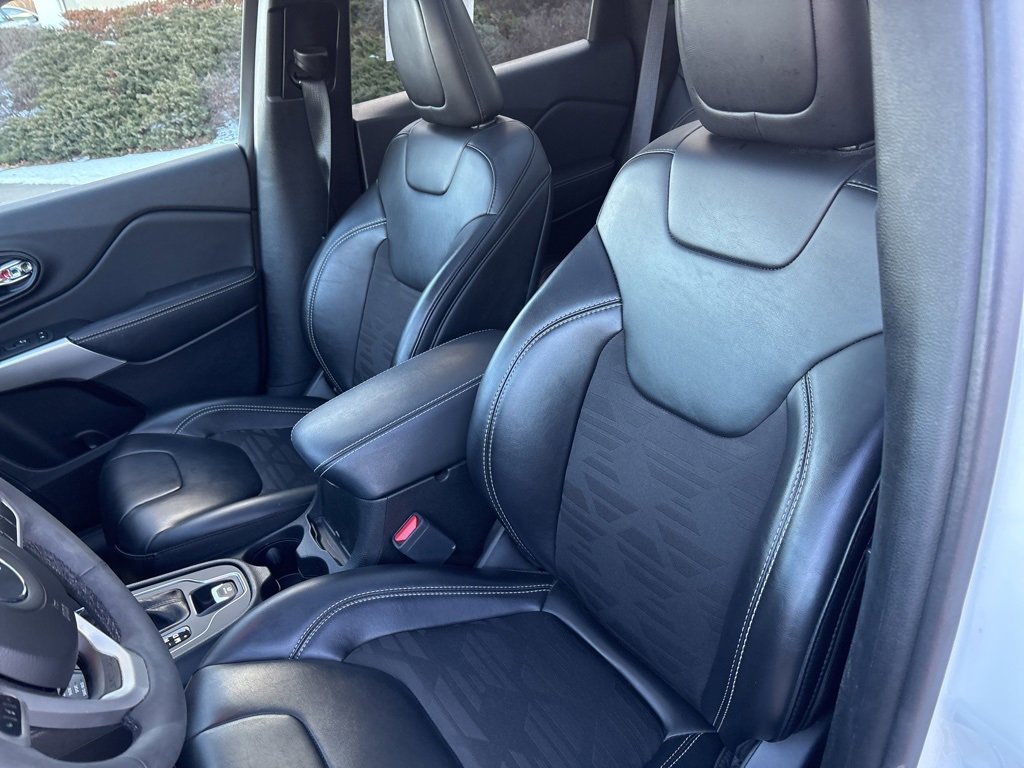 Used 2022 Jeep Cherokee Latitude w/ Sun & Sound Group image 18